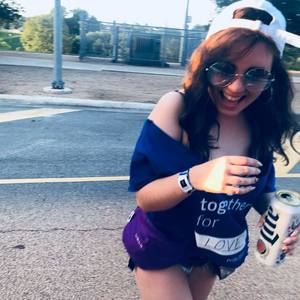 Meet your Posher, Carrie